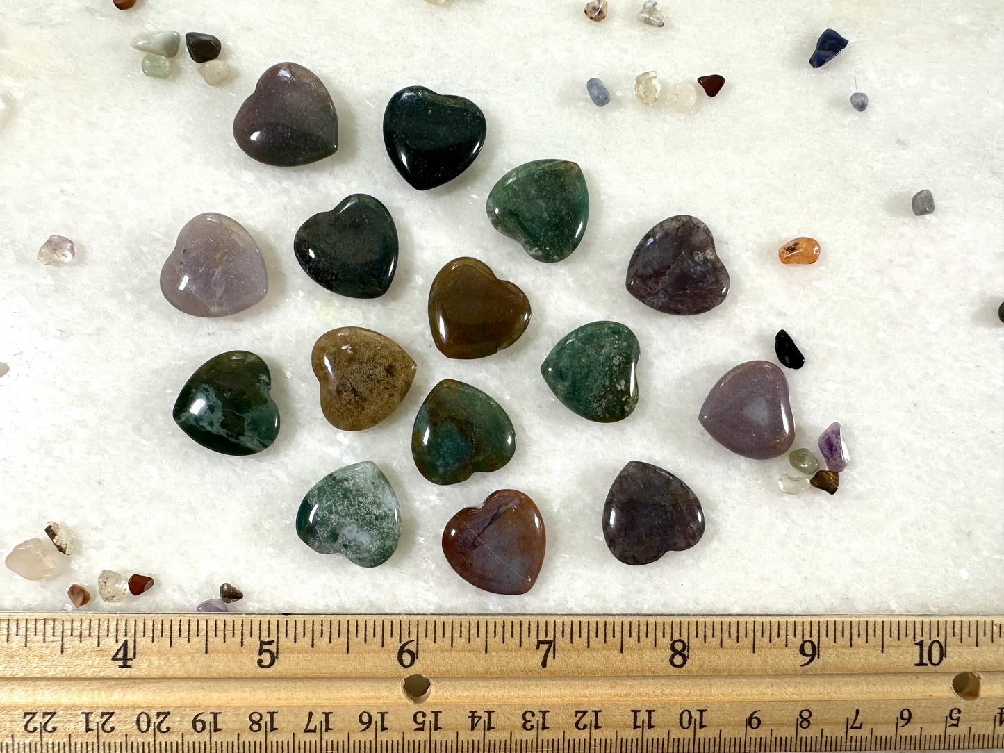 Mini flat heart in Indian Agate. 0.8 inch.