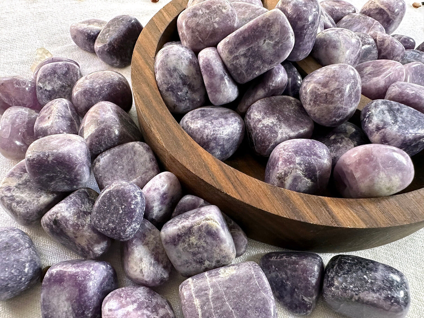 Tumbled Lepidolite Crystal | Cristal for Indigo Children | Crystal for Eccentricity