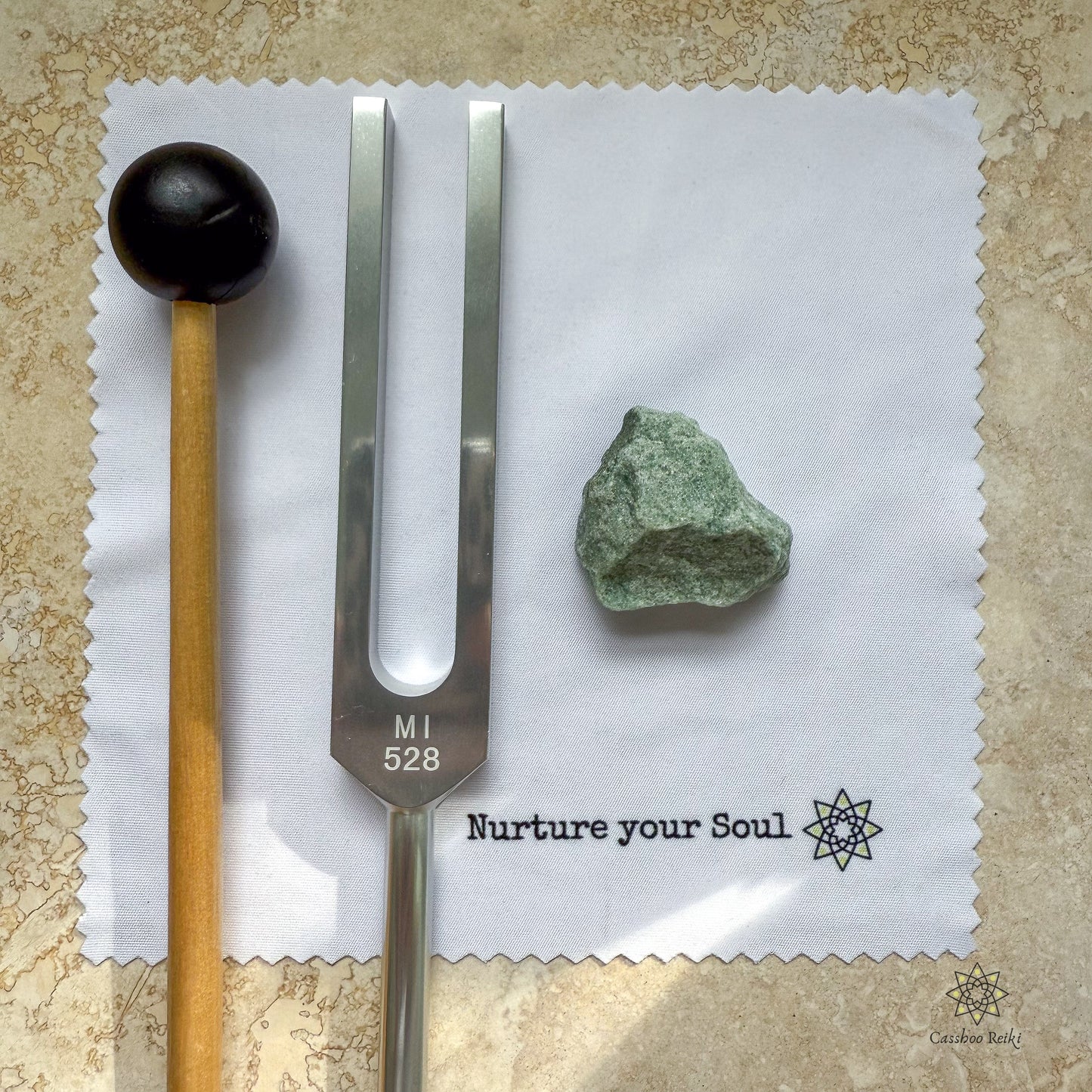 528 Hz Tuning Fork and Aventurine Crystal | Love Frequency | Heart Chakra Healing