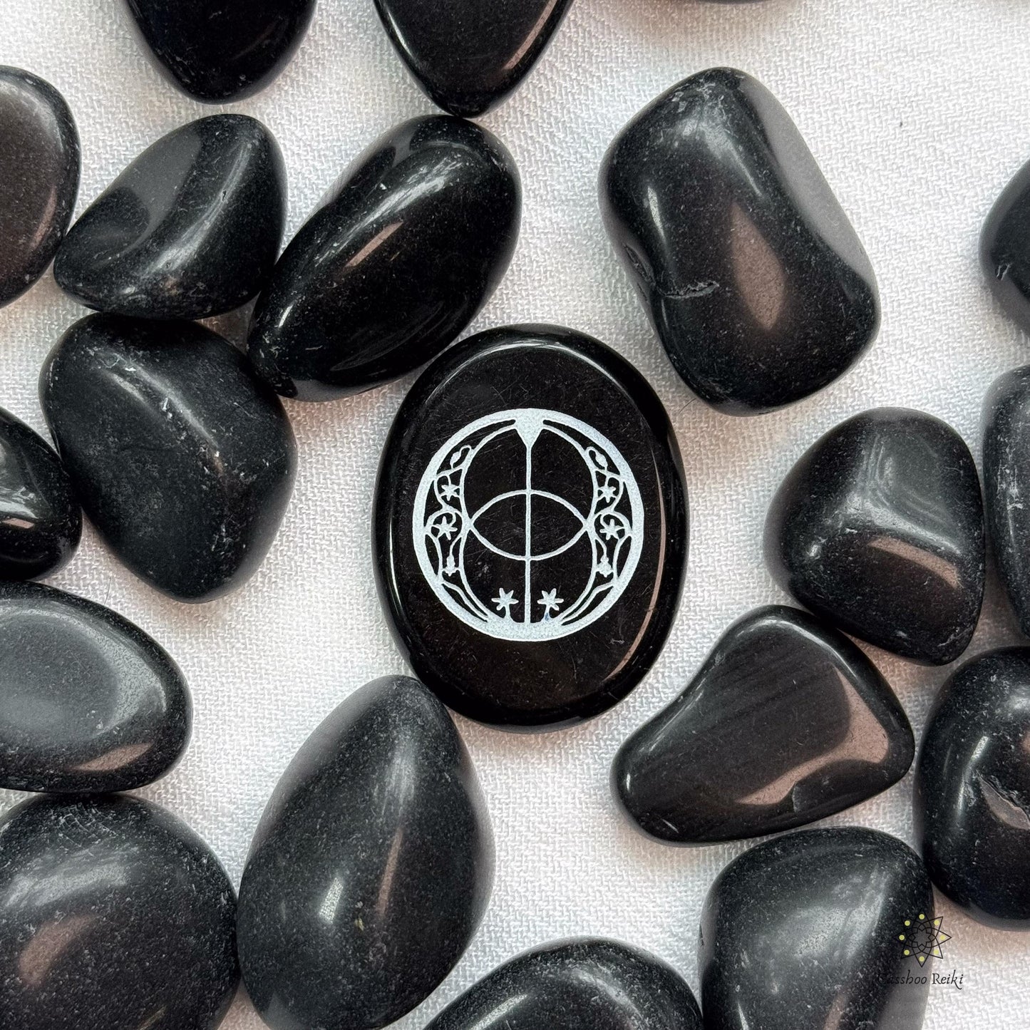 Chalice Well Palm Stones in Chevron Amethyst or Black Obsidian | Vesica Piscis Engraved Palm Stone | Natural Crystal Pocket Stone