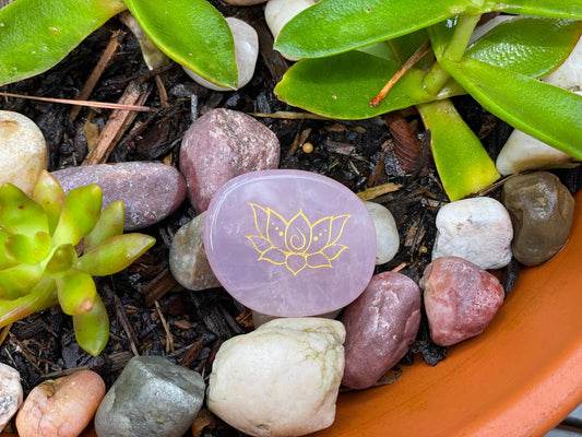 Engraved palm stone. Lotus flower in Rose Quartz