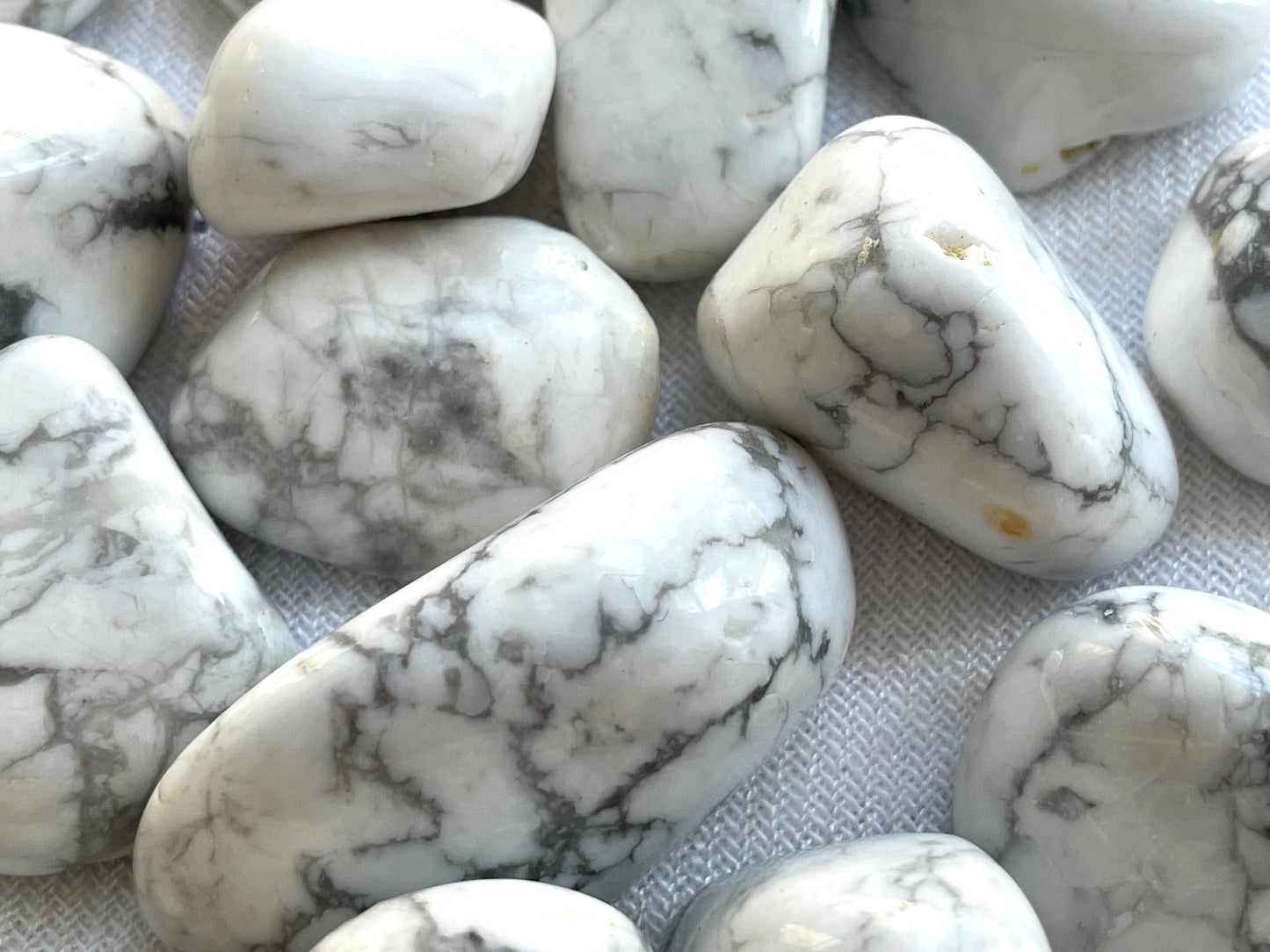 Howlite, tumbled